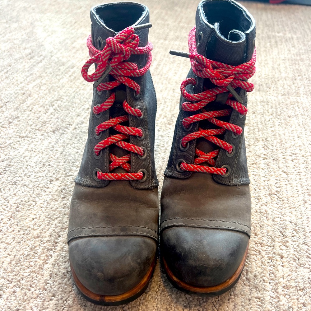 Sorel pdx Premium Wedge Bootie Size 9 Great Condition